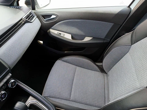 Renault Clio 1.6 E-TECH TECHNO 5P