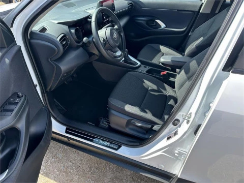 Toyota Yaris Cross 120H Business Plus