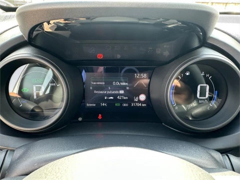 Toyota Yaris Cross 120H Business Plus