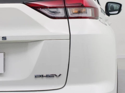 Mitsubishi Eclipse Cross 2.4 PHEV MOTION AUTO 4WD 188 5P