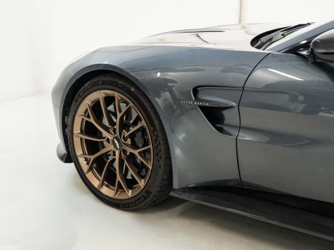 Aston Martin Vantage Coupe