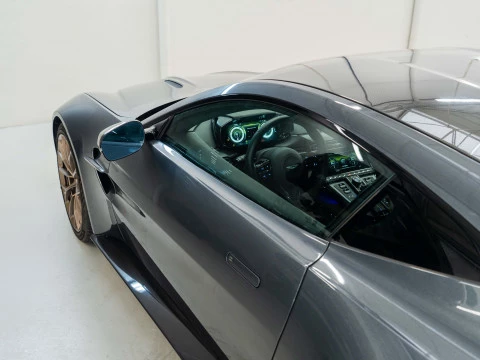 Aston Martin Vantage Coupe