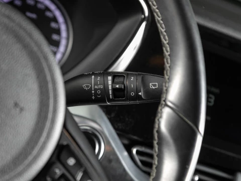 Kia Niro 1.6 GDi HEV 104kW (141CV) Emotion Kia Niro 1.6 GDi HEV 104kW (141CV) Emotion