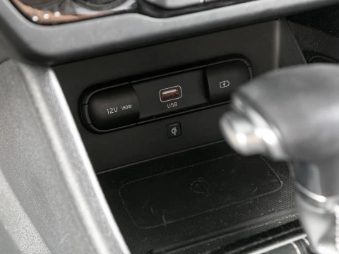 Kia Niro 1.6 GDi HEV 104kW (141CV) Emotion Kia Niro 1.6 GDi HEV 104kW (141CV) Emotion