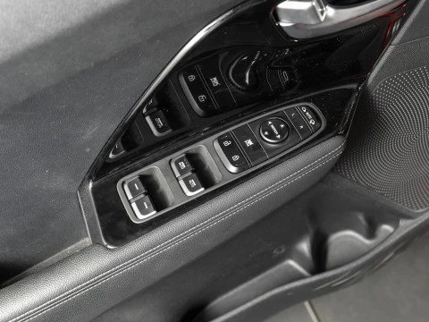 Kia Niro 1.6 GDi HEV 104kW (141CV) Emotion Kia Niro 1.6 GDi HEV 104kW (141CV) Emotion