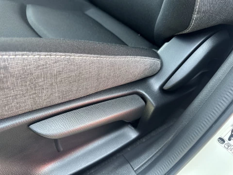 Mazda 2 1.5 e-SKYACTIV G Center-Line 66 kW (90 CV)