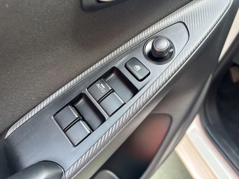 Mazda 2 1.5 e-SKYACTIV G Center-Line 66 kW (90 CV)