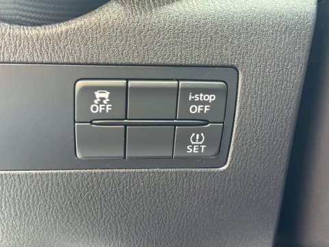 Mazda 2 1.5 e-SKYACTIV G Center-Line 66 kW (90 CV)