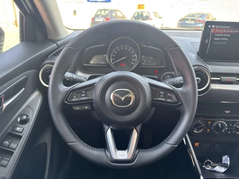 Mazda 2 1.5 e-SKYACTIV G Center-Line 66 kW (90 CV)