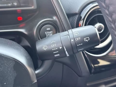 Mazda 2 1.5 e-SKYACTIV G Center-Line 66 kW (90 CV)