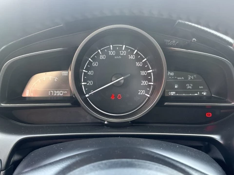 Mazda 2 1.5 e-SKYACTIV G Center-Line 66 kW (90 CV)