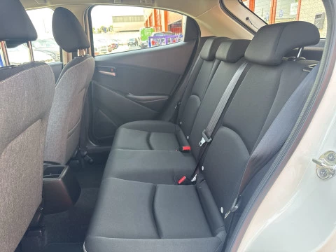 Mazda 2 1.5 e-SKYACTIV G Center-Line 66 kW (90 CV)