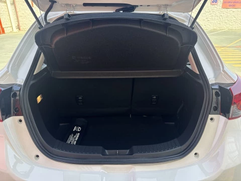 Mazda 2 1.5 e-SKYACTIV G Center-Line 66 kW (90 CV)