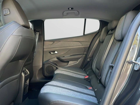 Peugeot 408 408 Allure HYBRID 136 eDCS6
