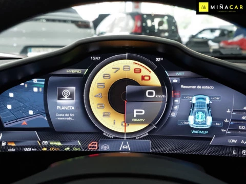 Ferrari 296 3.0 V6 GTS 610 kW (830 CV)