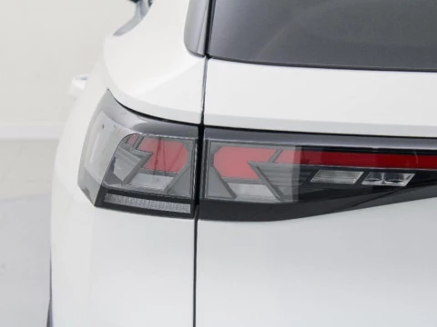 Volkswagen T-Roc 1.5 ETSI MHEV DSG R-LINE 1ST EDITION 150 5P