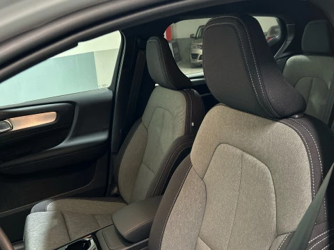 Volvo XC40 2.0 B3 PLUS DARK CON P.DRIVER 163 5P