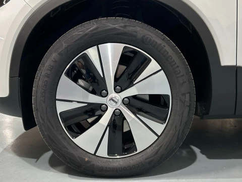 Volvo XC40 2.0 B3 PLUS DARK CON P.DRIVER 163 5P