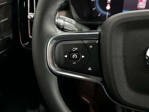 Volvo XC40 2.0 B3 PLUS DARK CON P.DRIVER 163 5P