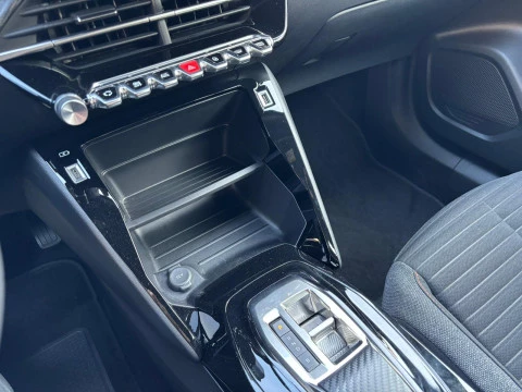 Peugeot 2008 E2008 ACTIVE PACK 100KW 5P