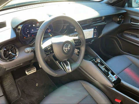 Alfa Romeo Junior Ibrida Speciale 107kW (145CV)