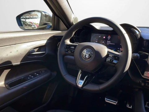 Alfa Romeo Junior Ibrida Speciale 107kW (145CV)