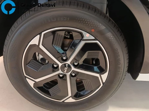 Kia Niro 1.6 GDi HEV 95kW (129CV) Drive