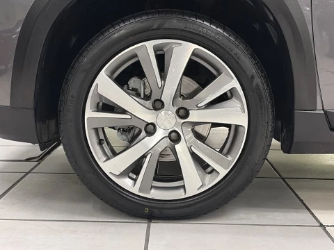 Peugeot 2008 PureTech 130 SANDS Allure 96 kW (130 CV)