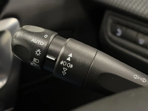 Peugeot 2008 PureTech 130 SANDS Allure 96 kW (130 CV)