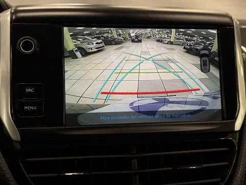 Peugeot 2008 PureTech 130 SANDS Allure 96 kW (130 CV)