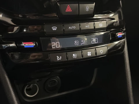 Peugeot 2008 PureTech 130 SANDS Allure 96 kW (130 CV)