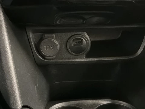 Peugeot 2008 PureTech 130 SANDS Allure 96 kW (130 CV)