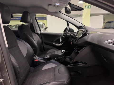 Peugeot 2008 PureTech 130 SANDS Allure 96 kW (130 CV)