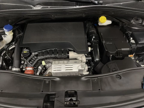 Peugeot 2008 PureTech 130 SANDS Allure 96 kW (130 CV)