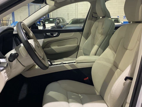 Volvo XC60 2.0 T6 RECHARGE R-DESIGN EXP AUTO 4WD 5P