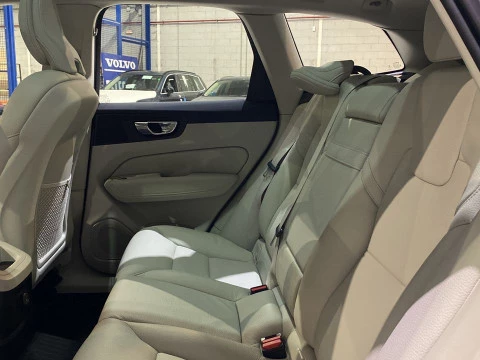 Volvo XC60 2.0 T6 RECHARGE R-DESIGN EXP AUTO 4WD 5P