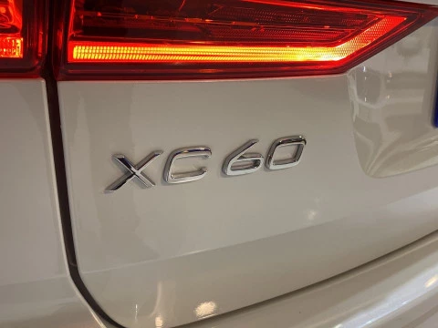 Volvo XC60 2.0 T6 RECHARGE R-DESIGN EXP AUTO 4WD 5P