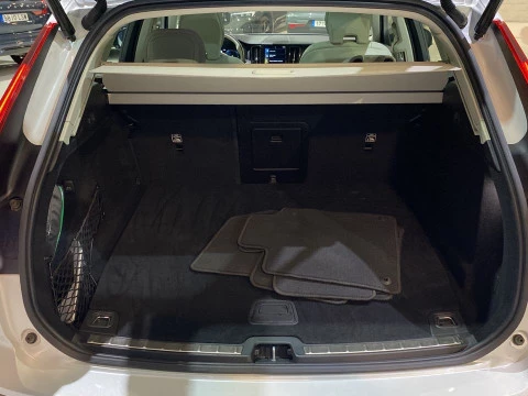 Volvo XC60 2.0 T6 RECHARGE R-DESIGN EXP AUTO 4WD 5P