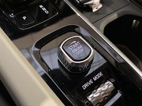 Volvo XC60 2.0 T6 RECHARGE R-DESIGN EXP AUTO 4WD 5P