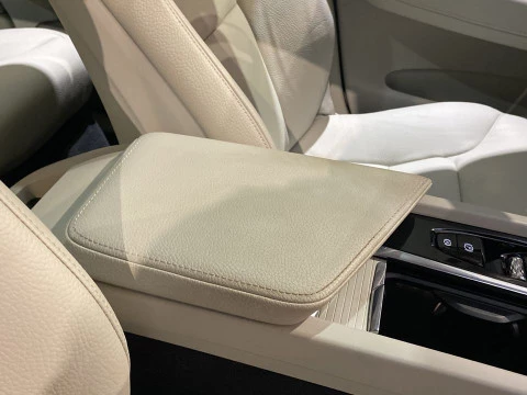 Volvo XC60 2.0 T6 RECHARGE R-DESIGN EXP AUTO 4WD 5P