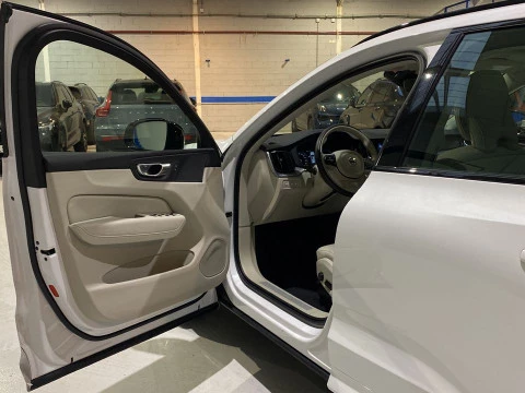 Volvo XC60 2.0 T6 RECHARGE R-DESIGN EXP AUTO 4WD 5P