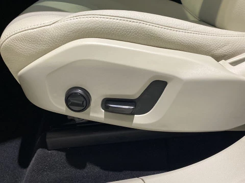 Volvo XC60 2.0 T6 RECHARGE R-DESIGN EXP AUTO 4WD 5P