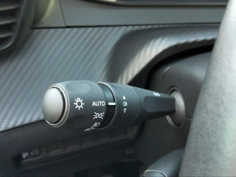 Peugeot 208 PureTech 100 Active 75 kW (100 CV)