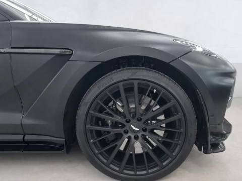 Aston Martin DBX 707 V8
