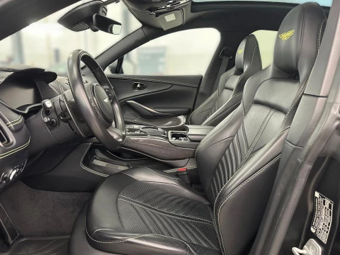 Aston Martin DBX 707 V8