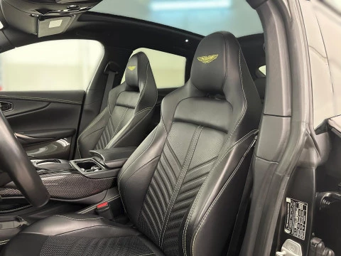 Aston Martin DBX 707 V8