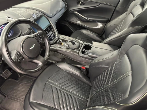 Aston Martin DBX 707 V8