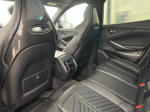 Aston Martin DBX 707 V8