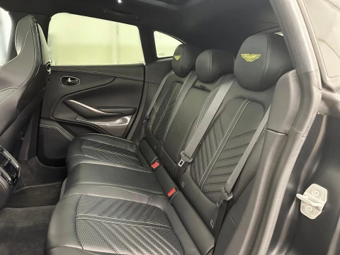 Aston Martin DBX 707 V8