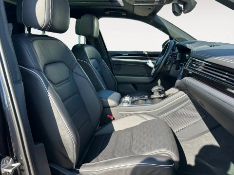 Volkswagen Touareg R-Line Indiv Eleg 3.0 V6 TDI 210 Tip 4M